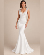 Cargar imagen en el visor de la galería, VESTIDO SIRENA BLANCO
