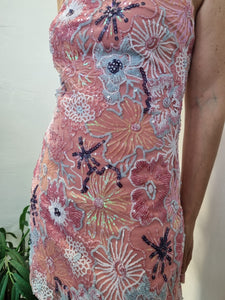 VESTIDO BORDADO SUELTO