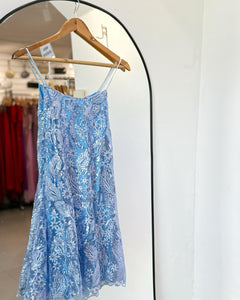VESTIDO BORDADO SUELTO