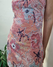 Cargar imagen en el visor de la galería, VESTIDO BORDADO SUELTO
