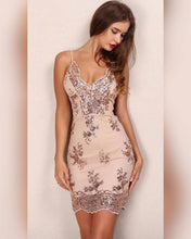 Cargar imagen en el visor de la galería, VESTIDO CORTO CON TUL BORDADO
