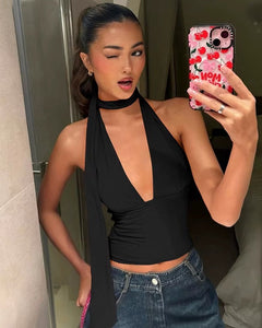 TOP ESCOTE PROFUNDO CON CUELLO