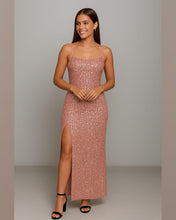 Cargar imagen en el visor de la galería, VESTIDO BASICO LENTEJUELAS CON TAJO

