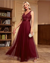 Cargar imagen en el visor de la galería, VESTIDO LARGO TUL BORDADO MAS TUL CON CINTO
