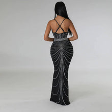 Cargar imagen en el visor de la galería, VESTIDO LARGO LINEAS BRILLO
