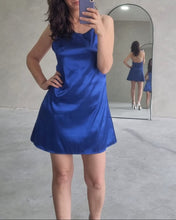 Cargar imagen en el visor de la galería, VESTIDO SUELTO SEDA AMPLIO CON GALÓN
