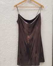 Cargar imagen en el visor de la galería, VESTIDO METALIZADO SUELTO
