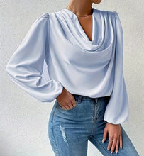 Cargar imagen en el visor de la galería, BLUSA CUELLO BUCHE***SALE***
