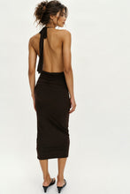Cargar imagen en el visor de la galería, VESTIDO MIDI CUELLO HALTER
